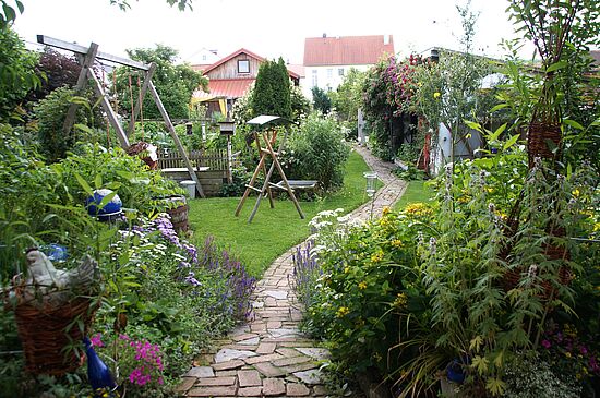 Führung durch einen Naturgarten