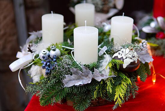 Anleitung zum Adventskranz binden